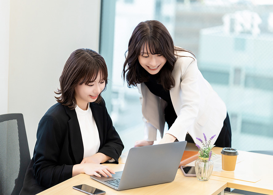 職員が指導を行っている画像